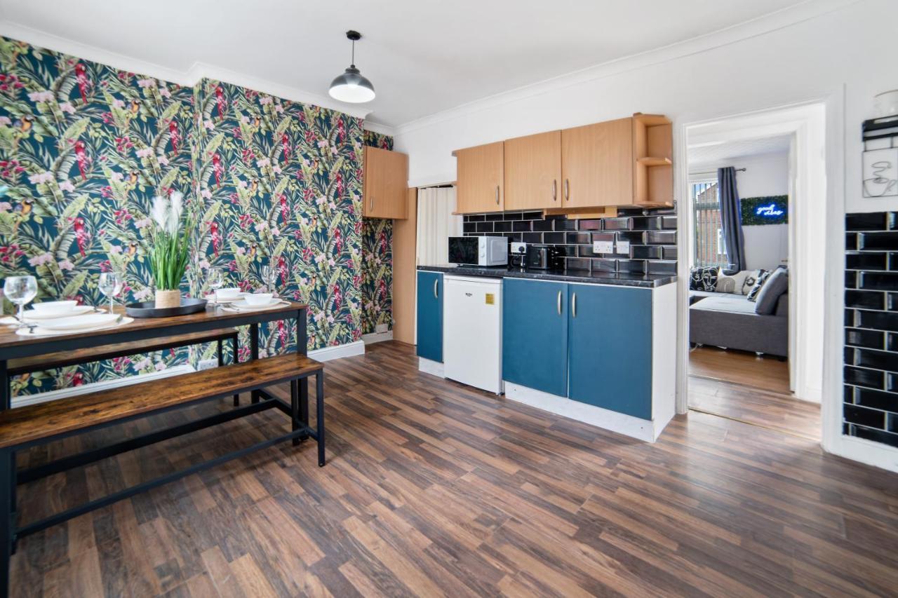 Exclusive Deals L Last-Minute Reserve L Townhouse With Sleeps 6 L Braunstone Town , Leicester L By Zen Nights Short Lets & Serviced Accommodations Dış mekan fotoğraf