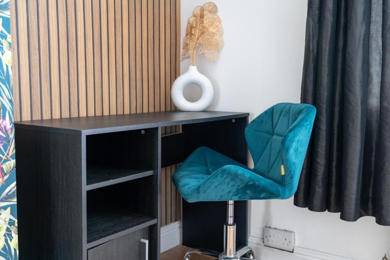Exclusive Deals L Last-Minute Reserve L Townhouse With Sleeps 6 L Braunstone Town , Leicester L By Zen Nights Short Lets & Serviced Accommodations Dış mekan fotoğraf