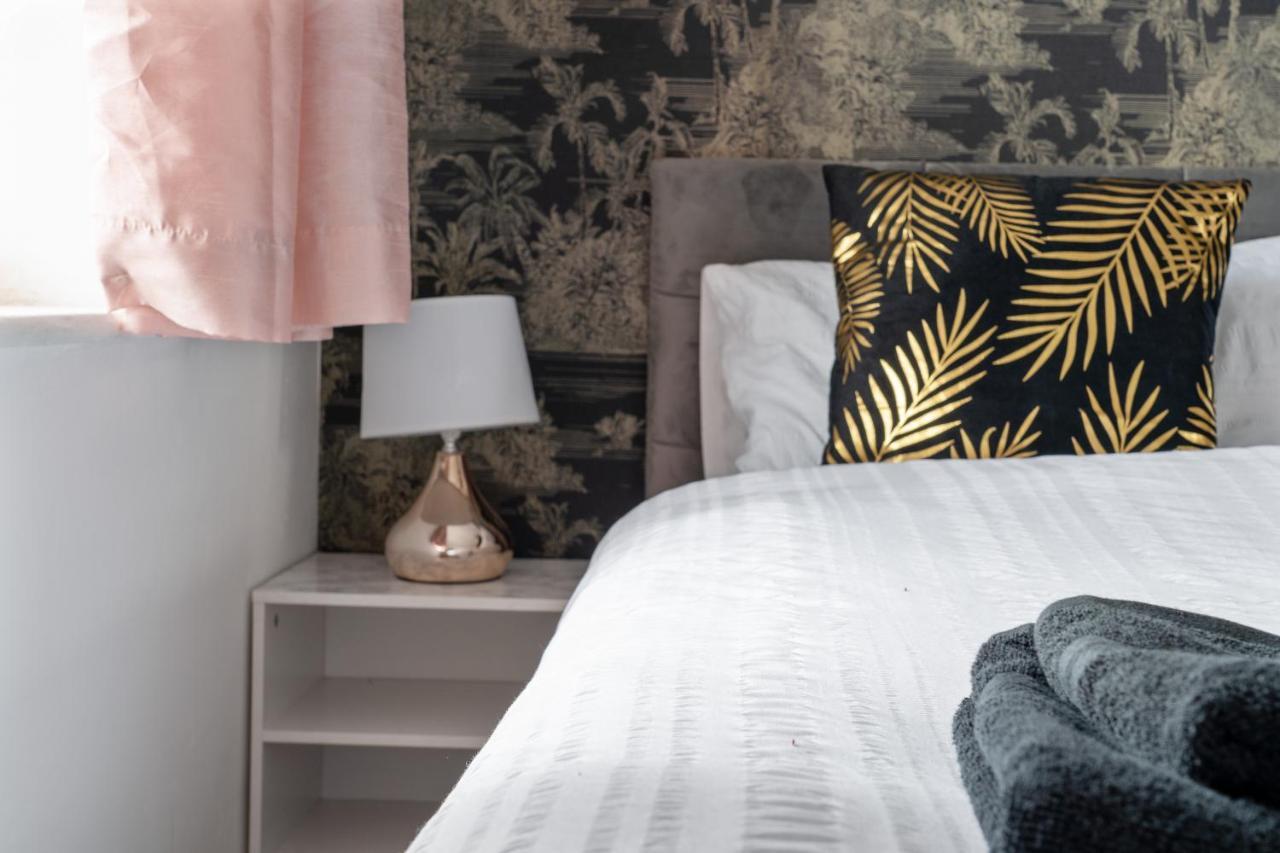 Exclusive Deals L Last-Minute Reserve L Townhouse With Sleeps 6 L Braunstone Town , Leicester L By Zen Nights Short Lets & Serviced Accommodations Dış mekan fotoğraf