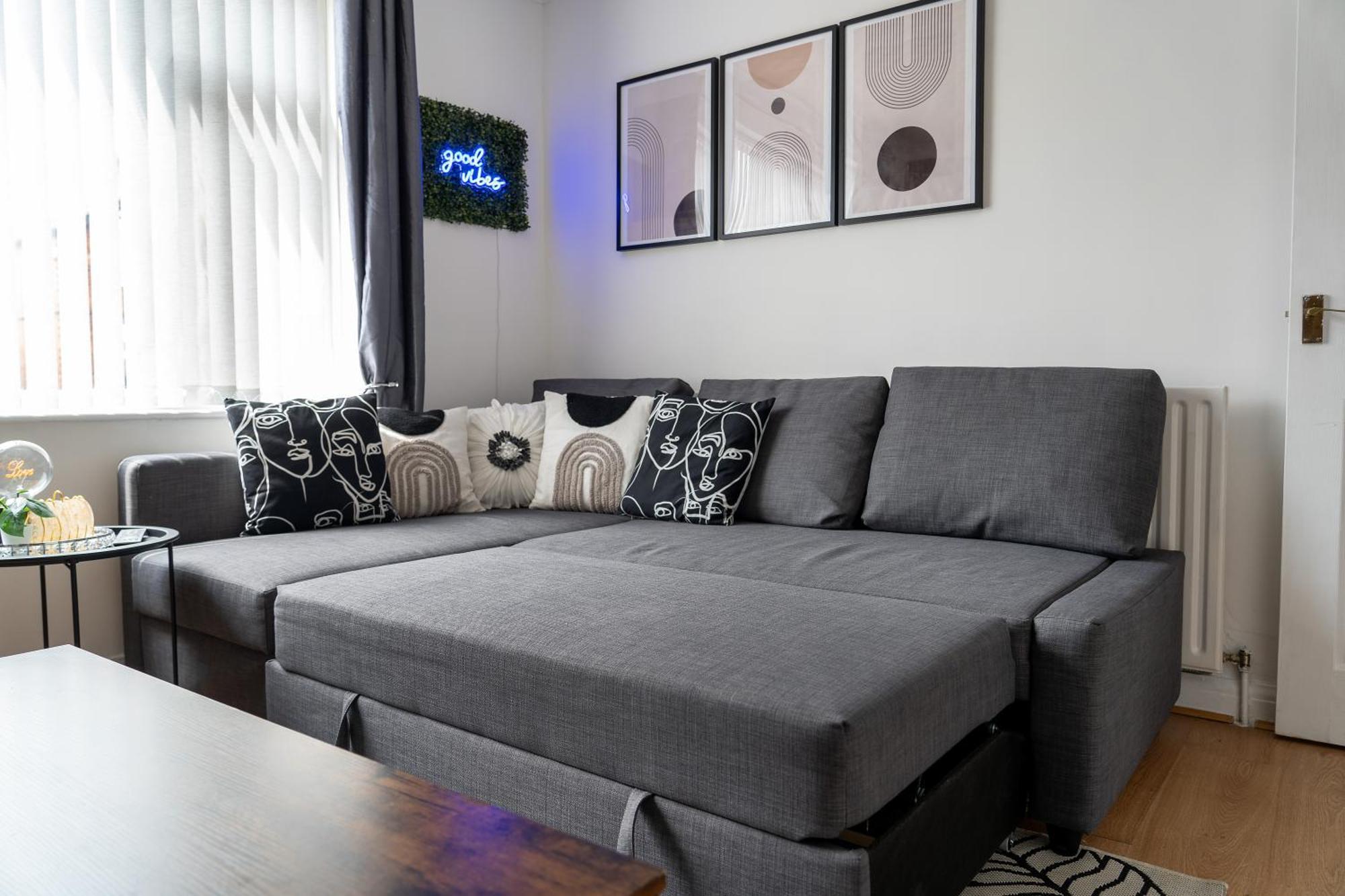Exclusive Deals L Last-Minute Reserve L Townhouse With Sleeps 6 L Braunstone Town , Leicester L By Zen Nights Short Lets & Serviced Accommodations Dış mekan fotoğraf